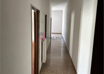 APPARTAMENTO NON ARREDATO MQ. 90 CA.