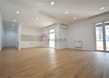 Monopoli – Appartamento 125 mq ristrutturato 2025 con veranda