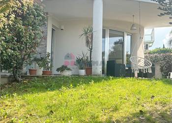 VILLA IN OTTIME CONDIZIONI CON PISCINA ZONE TORRE PALOMBA